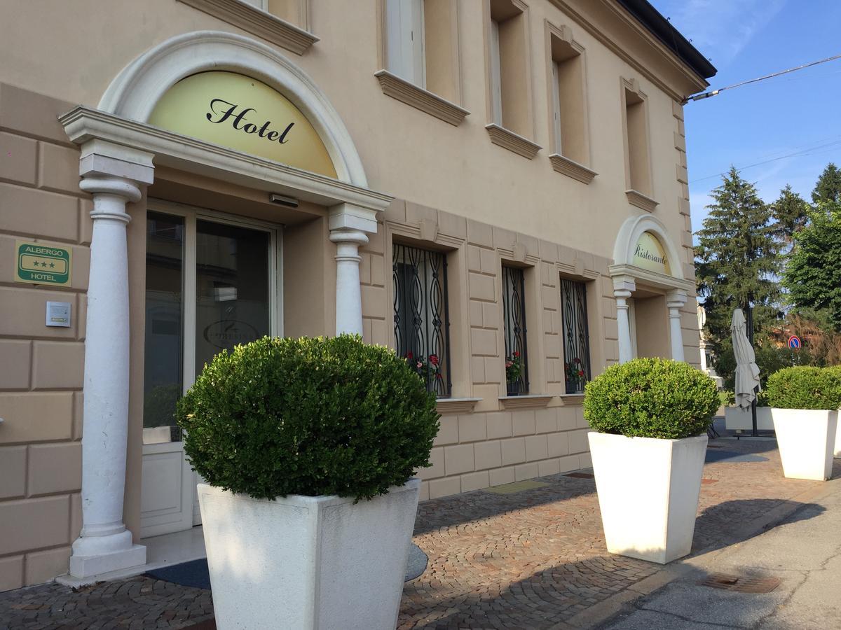 Hotel Soresina Exterior photo