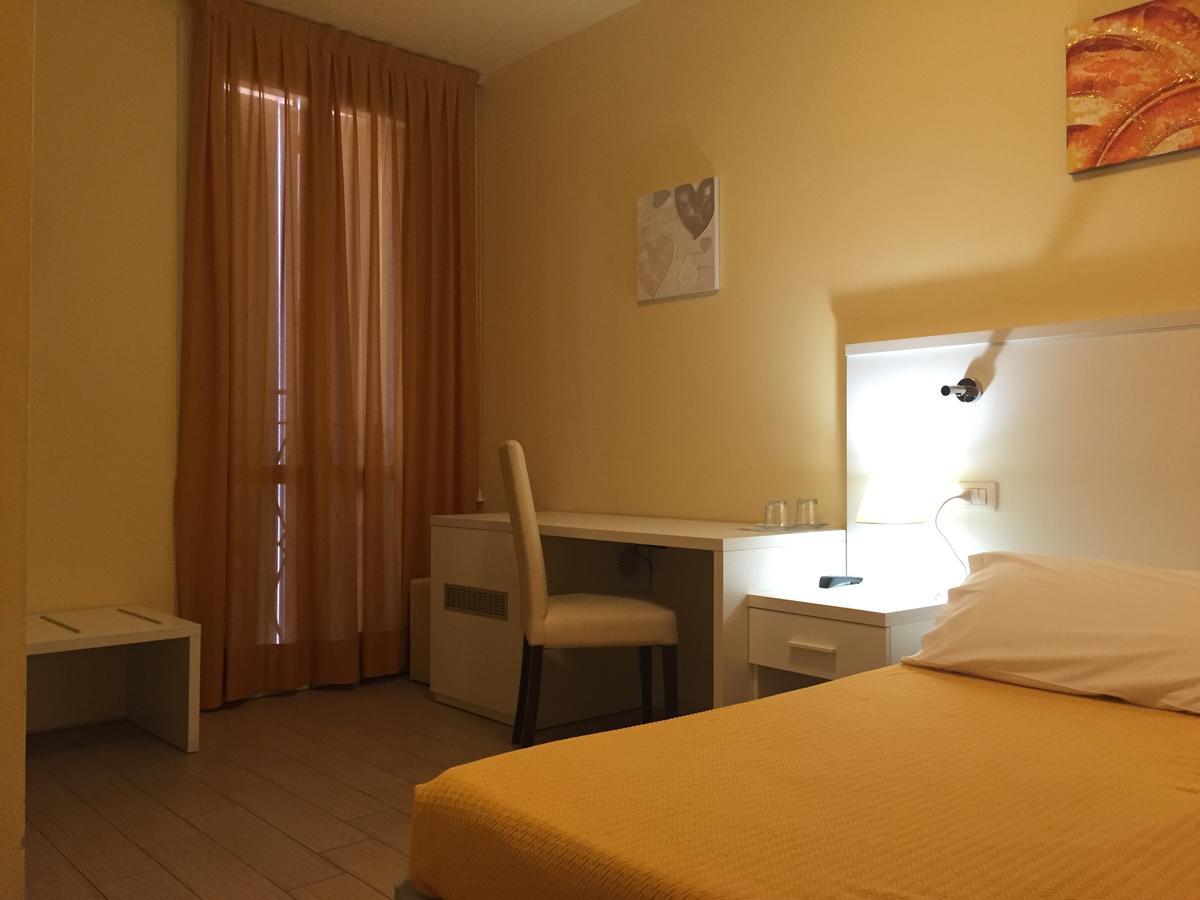 Hotel Soresina Exterior photo